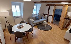 Zentrale Altbauwohnung Mit Flair
